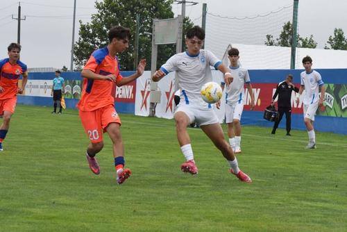 FCSB a învins-o pe Craiov a în finala Cupei Elitelor U15 // sursă foto: Facebook @Academia Universitatea Craiova