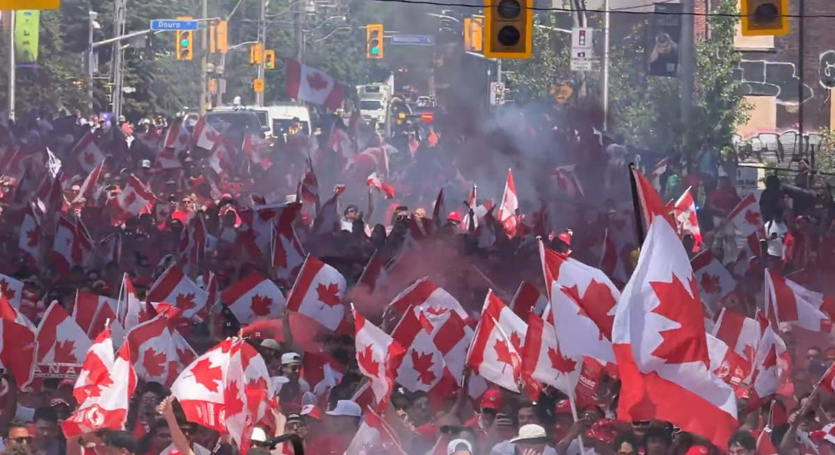 Fanii canadieni si cei bosniaci au dat nas în nas pe străzile din Toronto