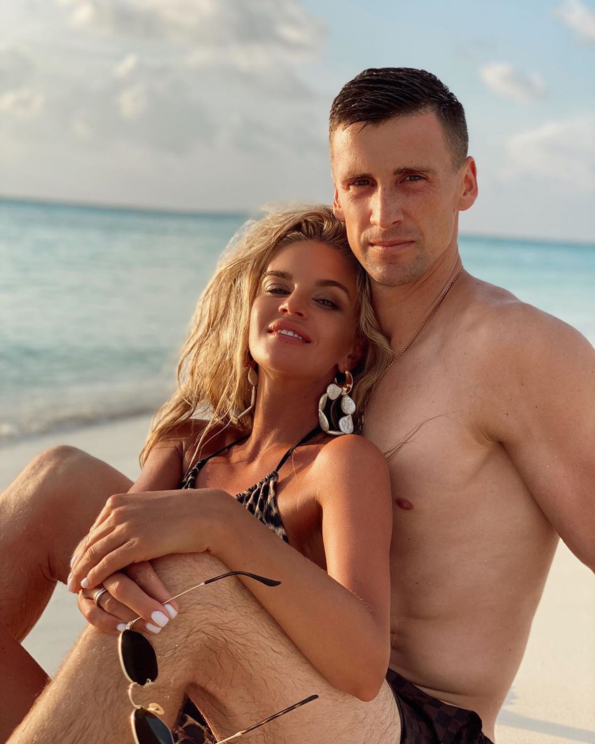 GALERIE FOTO Cea mai frumoasă soție de fotbalist din Rusia, dezvăluiri de pe malul Mării Negre: a fost amenințată după ce a arătat semne obscene rivalilor