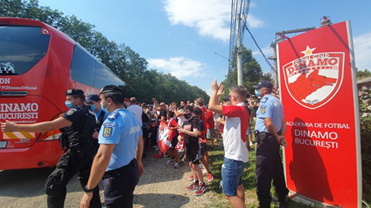 DINAMO - POLI IAȘI. VIDEO + FOTO Fanii lui Dinamo fac totul pentru victoria în fața lui Rednic! Ce se întâmplă la Săftica