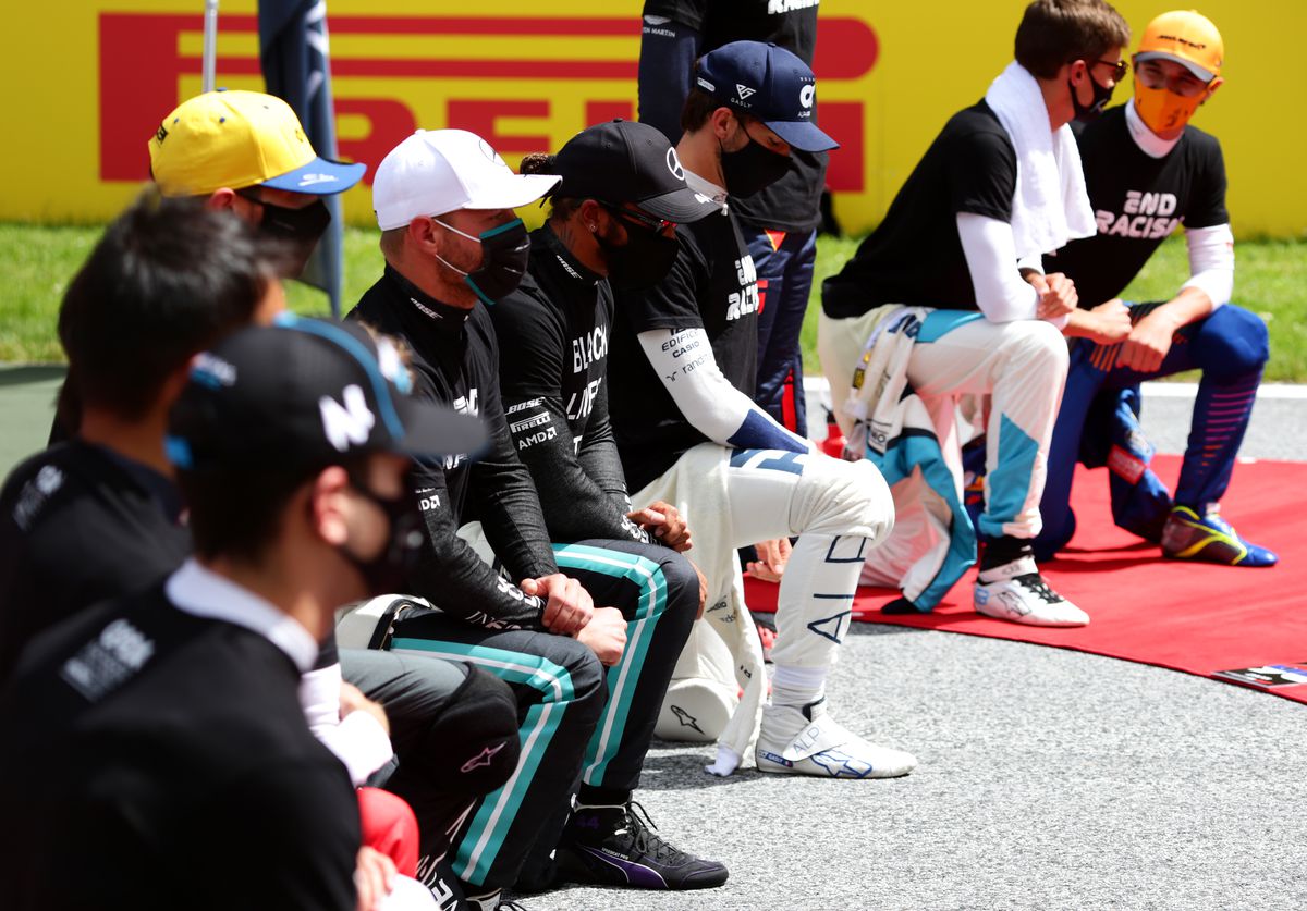 FOTO » MP al Stiriei (Austria): Hamilton, victorie fără emoții, după ce piloții Ferrari s-au sabotat la start! Cum arată podiumul