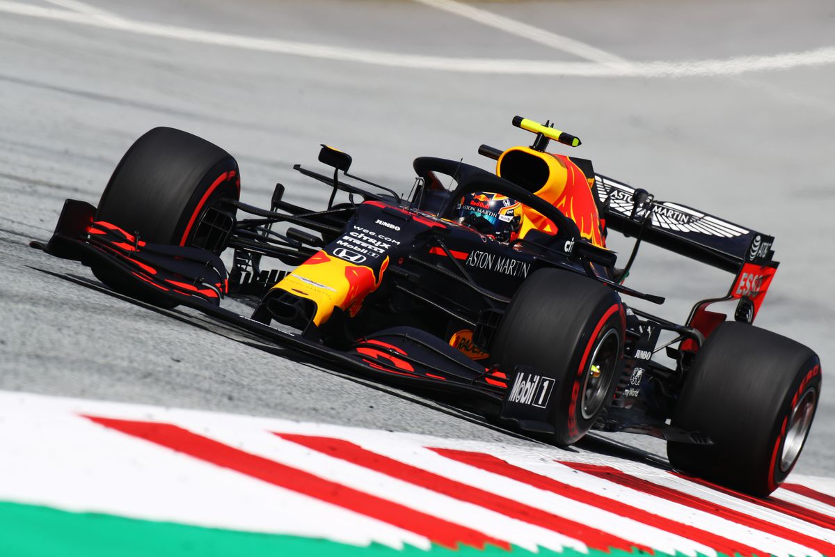 FOTO » MP al Stiriei (Austria): Hamilton, victorie fără emoții, după ce piloții Ferrari s-au sabotat la start! Cum arată podiumul