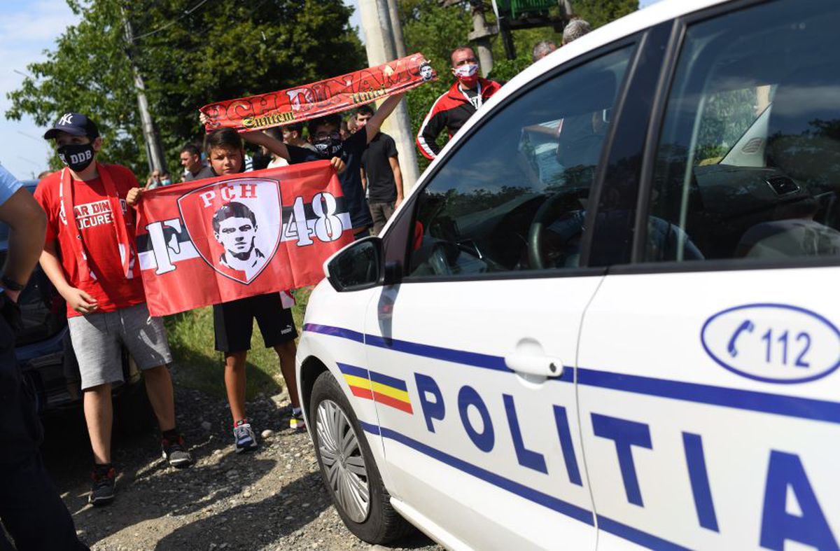 DINAMO - POLI IAȘI. VIDEO + FOTO Fanii lui Dinamo au greșit intrarea: momente comice în „Ștefan cel Mare”