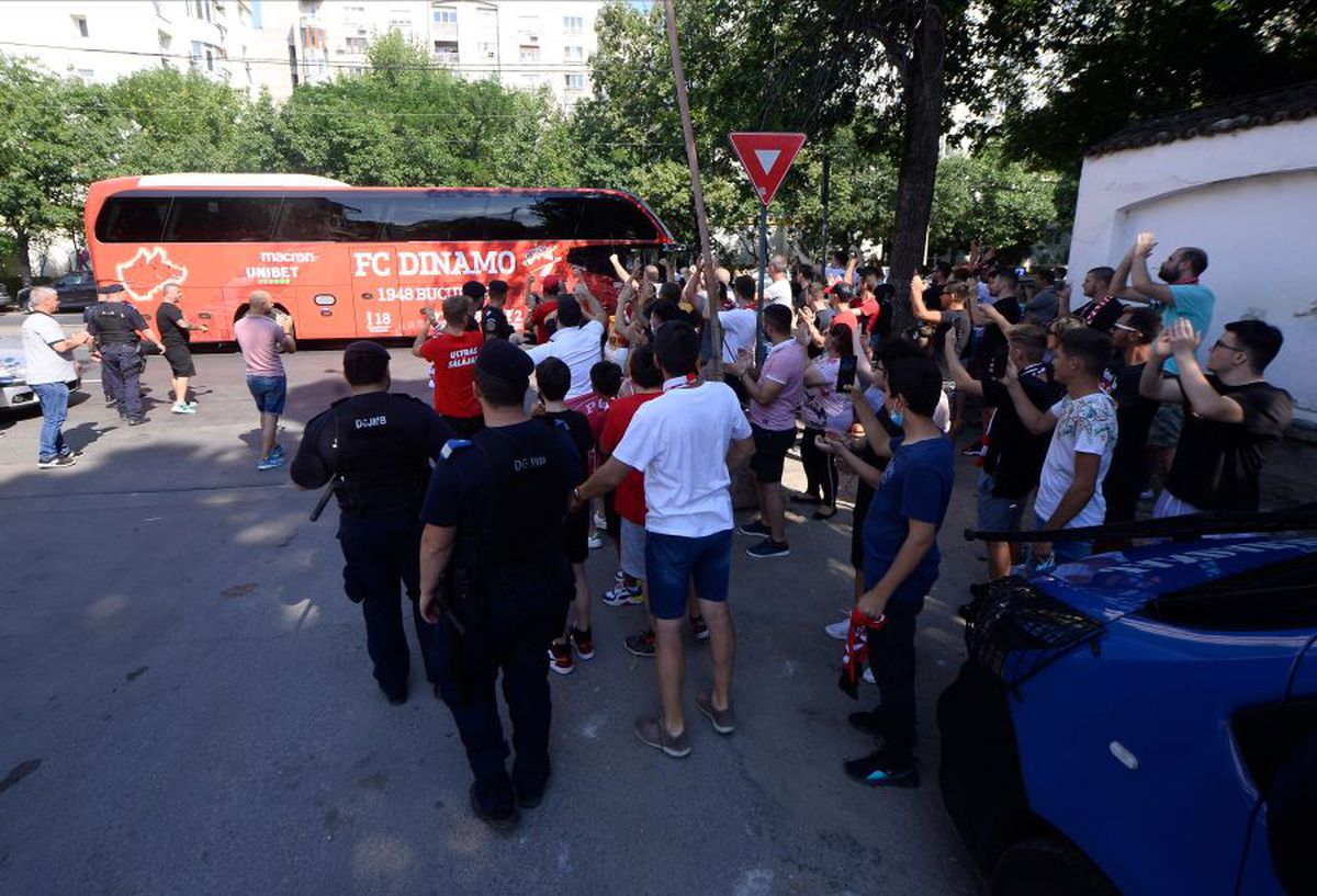 DINAMO - POLI IAȘI. VIDEO + FOTO Fanii lui Dinamo au greșit intrarea: momente comice în „Ștefan cel Mare”