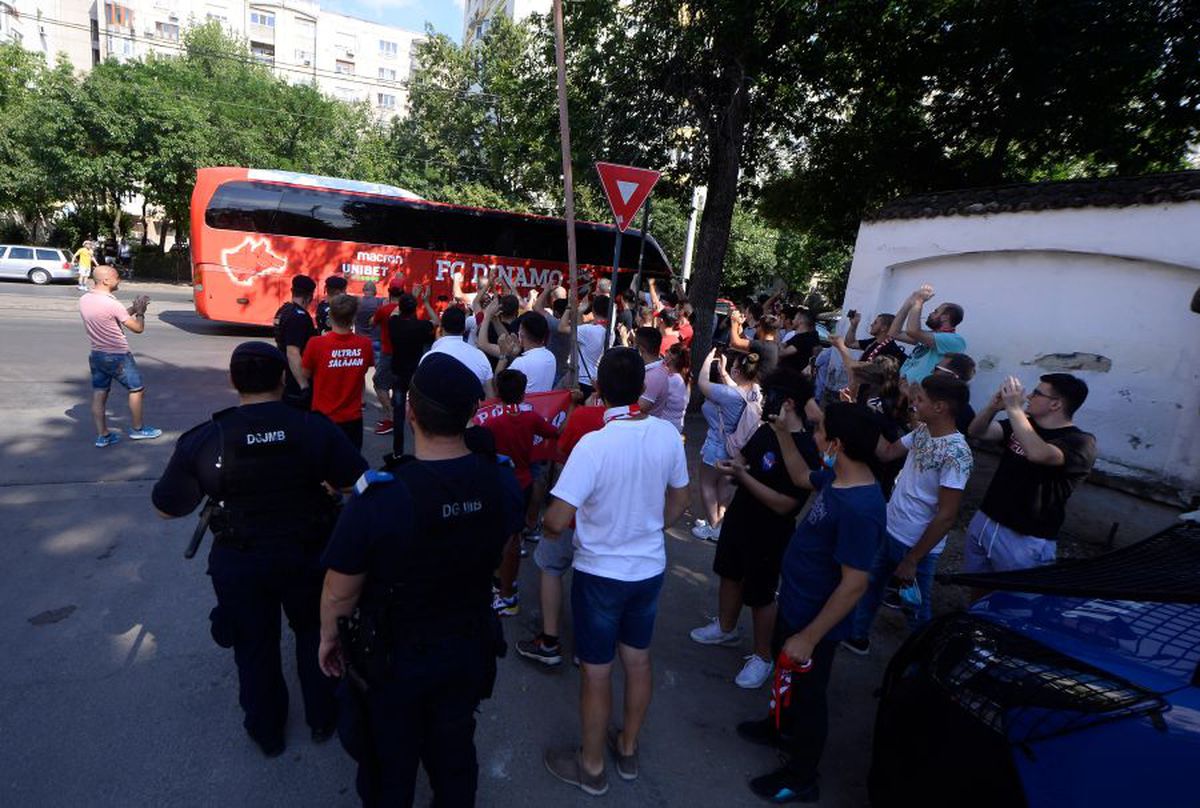 DINAMO - POLI IAȘI. VIDEO + FOTO Fanii lui Dinamo au greșit intrarea: momente comice în „Ștefan cel Mare”