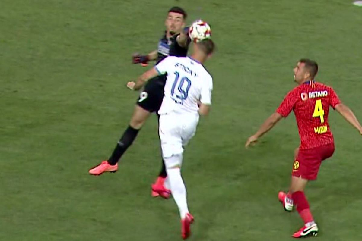 FOTO Ce prostie a făcut Andrei Vlad! Elvir Koljic, lovit cu pumnul în față de portarul FCSB