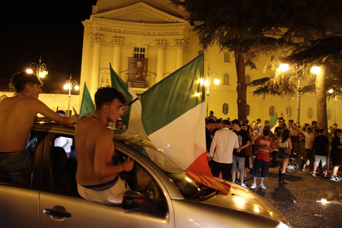 Cea mai nebună bucurie! Ce a făcut De Rossi în vestiar după ce Italia a câștigat EURO