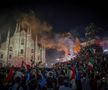 Fani italieni sărbătorind câștigarea EURO 2020