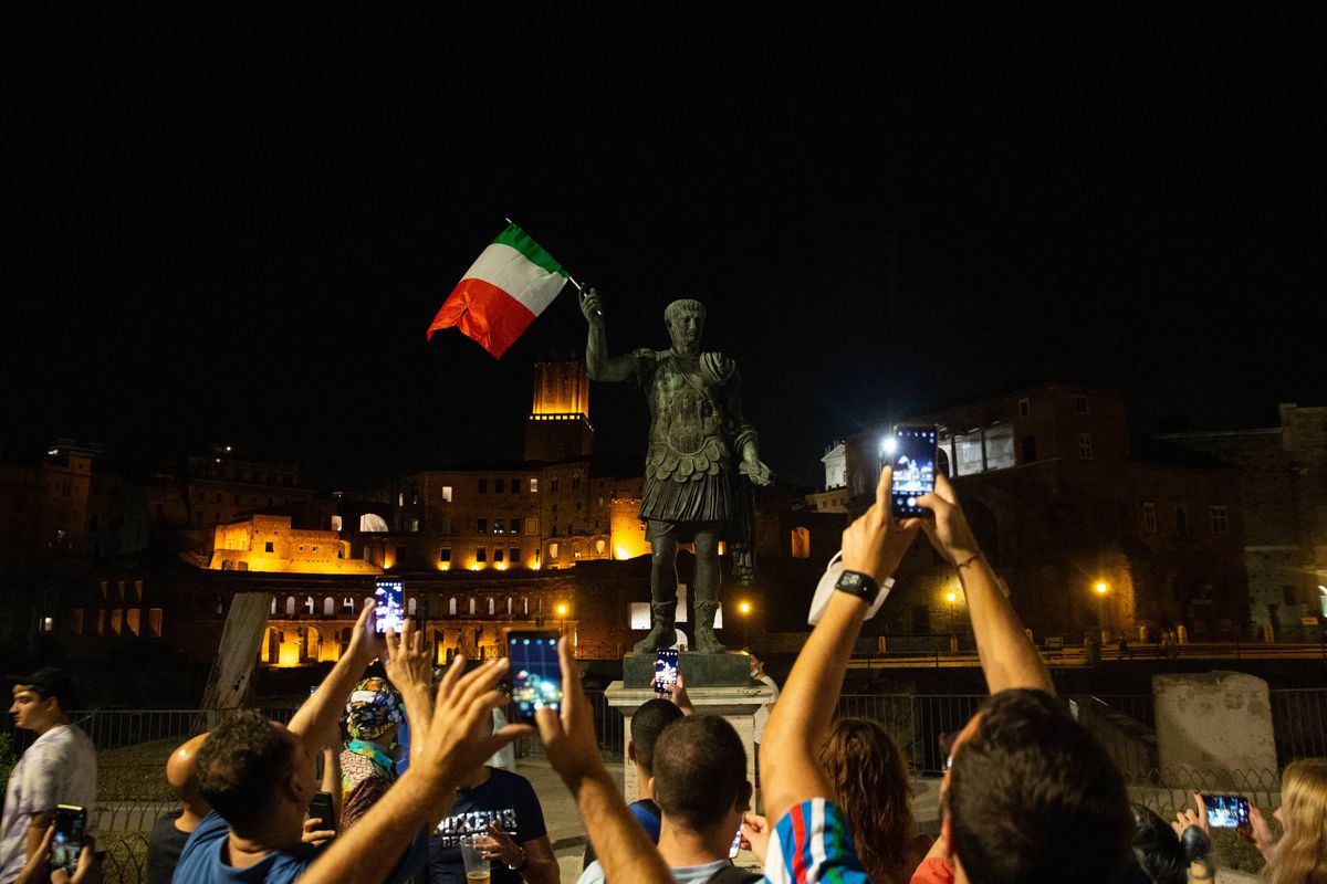 Cea mai nebună bucurie! Ce a făcut De Rossi în vestiar după ce Italia a câștigat EURO