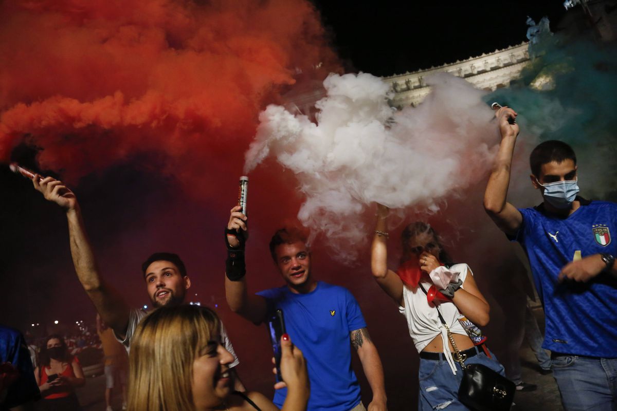 Cea mai nebună bucurie! Ce a făcut De Rossi în vestiar după ce Italia a câștigat EURO