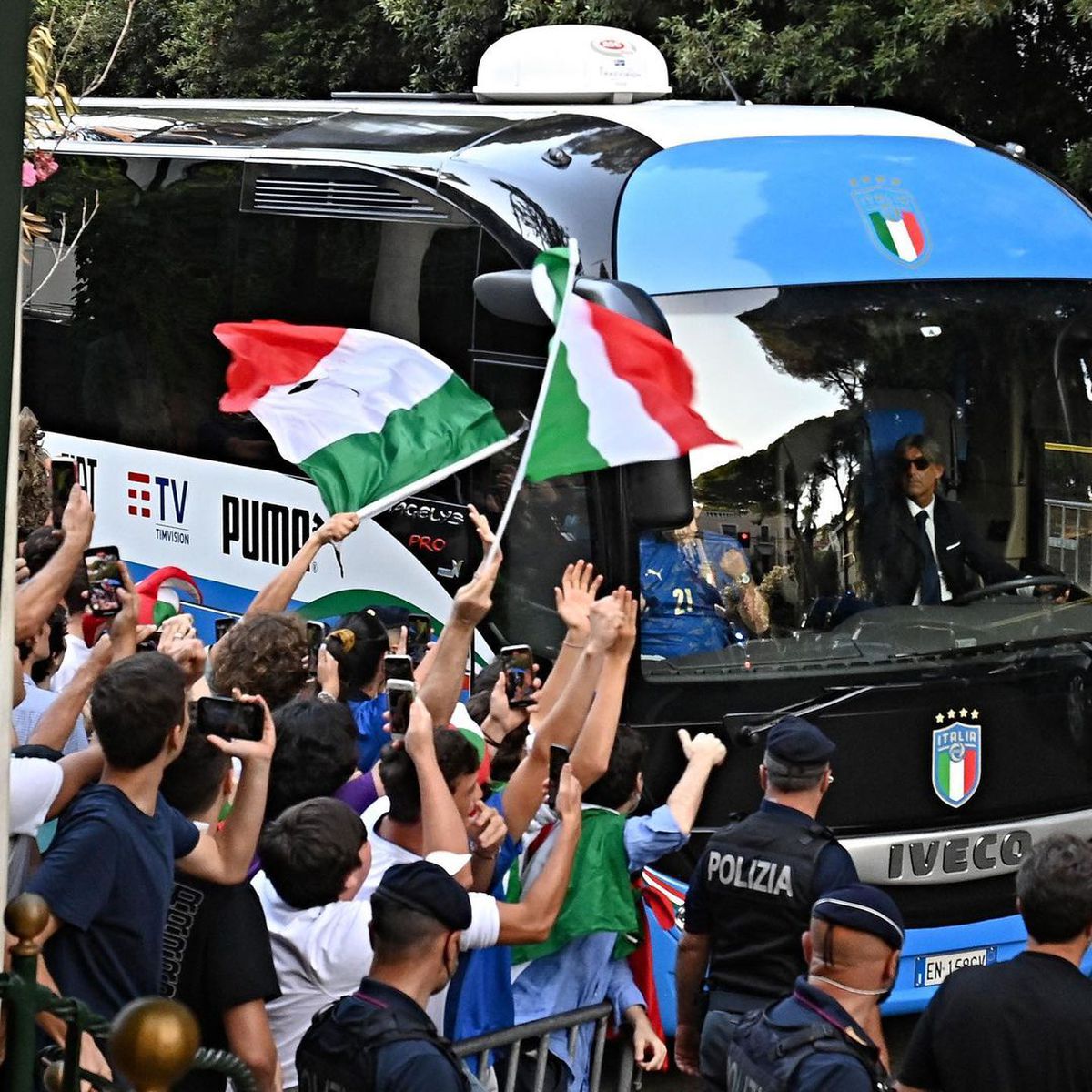Trofeul EURO 2020 a ajuns în Italia