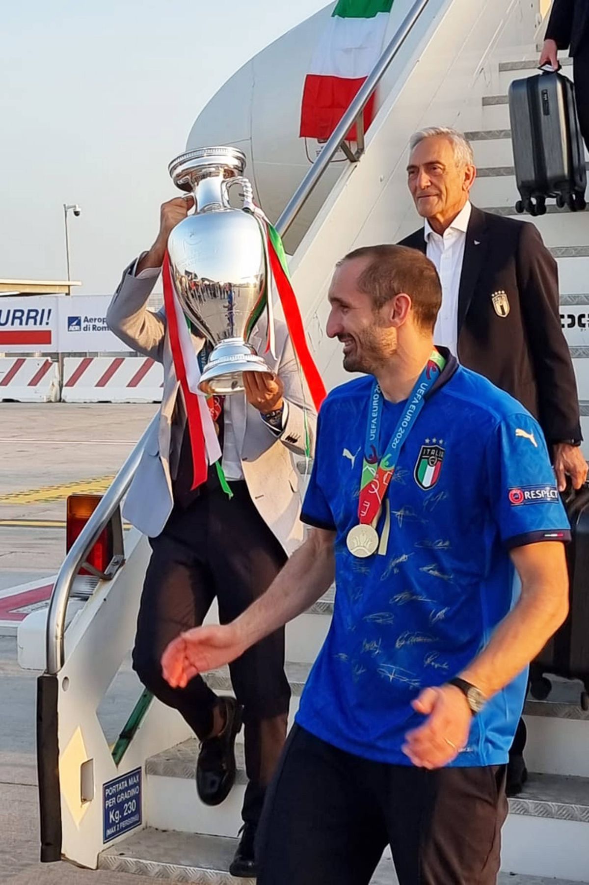 Chiellini l-a făcut „nebun”, el a adus 35 de debutanți » Povestea incredibilă a lui Roberto Mancini, creatorul invincibilei squadra