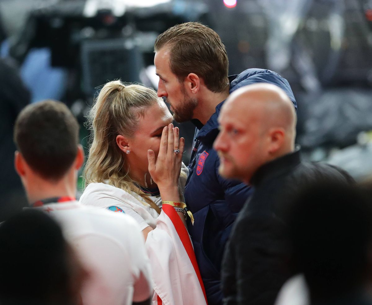 Imagini emoționante » Harry Kane și-a consolat soția în lacrimi după ce Anglia a pierdut EURO 2020: „Acest eșec ne va urmări multă vreme”