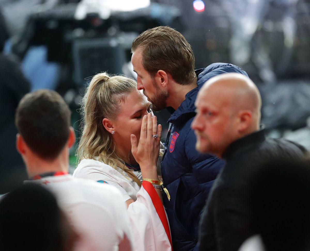 Imagini emoționante » Harry Kane și-a consolat soția în lacrimi după ce Anglia a pierdut EURO 2020: „Acest eșec ne va urmări multă vreme”