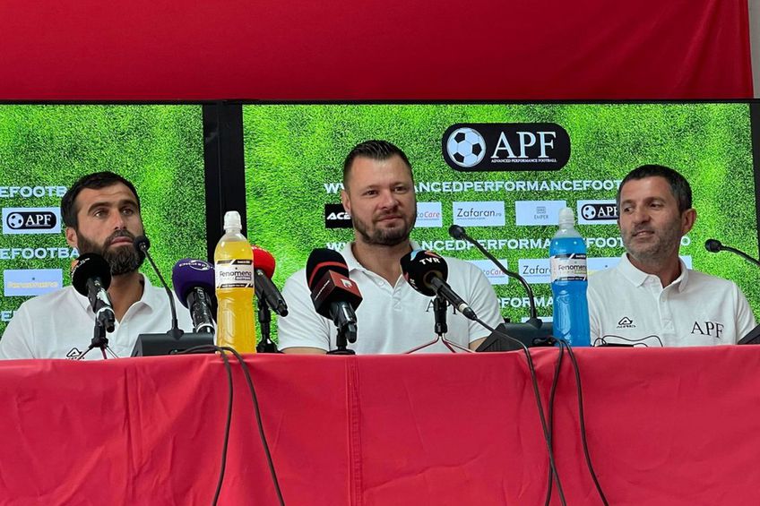 Marius Niculae (40 de ani), Vasile Maftei (40) și Cătălin Munteanu (42)