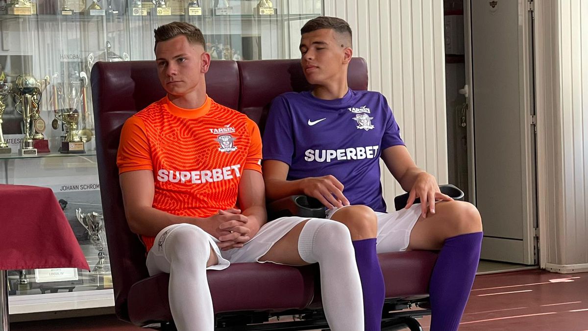 Rapid, mutare spectaculoasă: a semnat cu Nike! Primele imagini cu noile echipamente