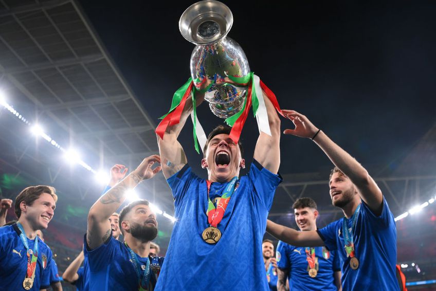 Italianul Matteo Pessina (24 de ani), mijlocașul celor de la Atalanta, are o poveste de viață specială. A vrut să renunțe la fotbal în 2016, iar 5 ani mai târziu a contribuit la titlul european cucerit de „Squadra Azzurra”.