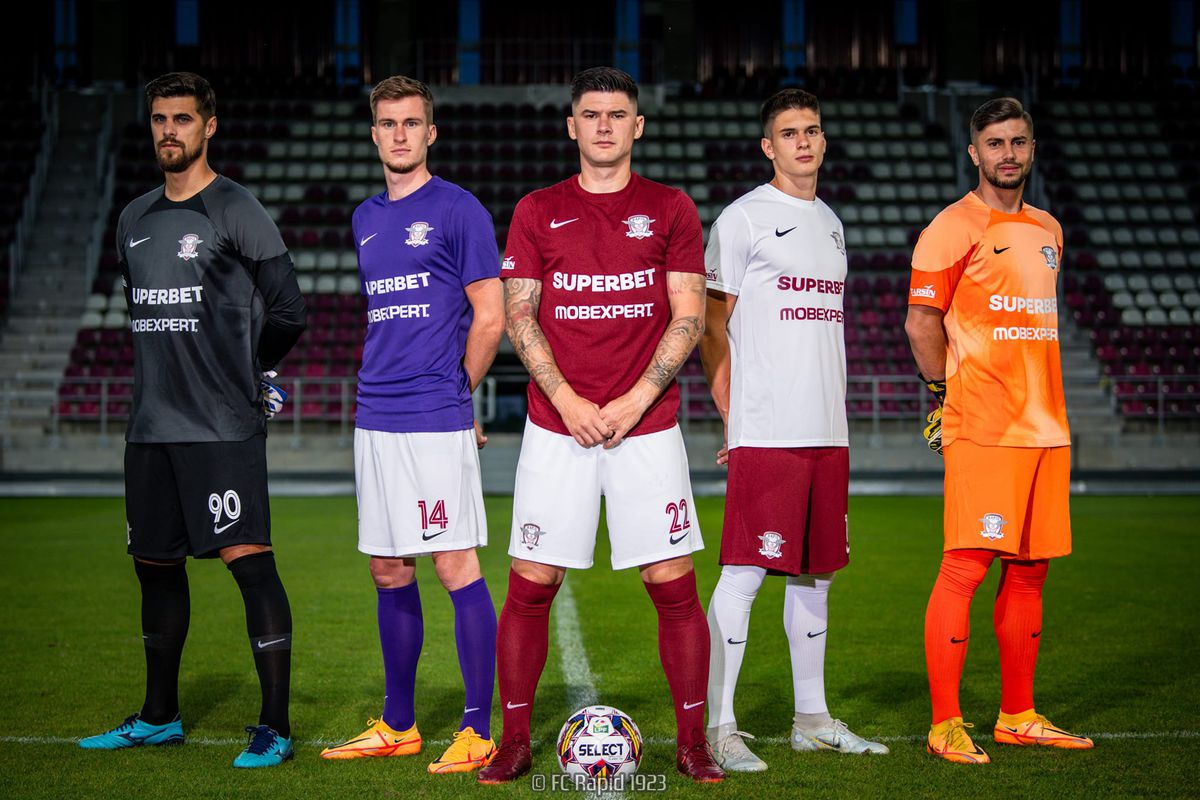Rapid și-a prezentat noul echipament // FOTO: FC Rapid 1923