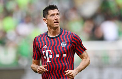 Amenințat cu moartea, Lewandowski se teme pentru familie! S-a întors singur la Munchen