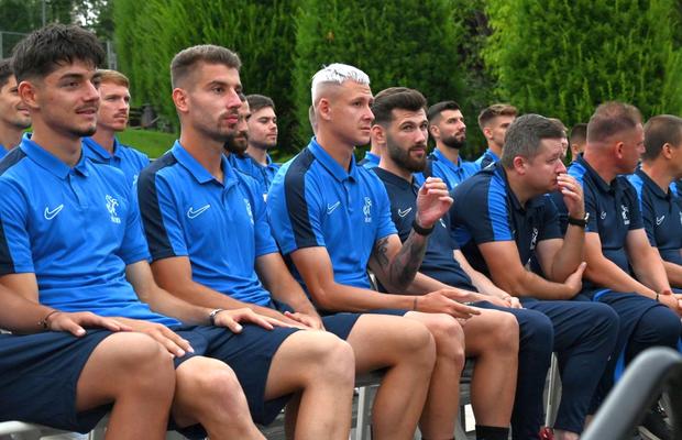 Situație de tot râsul la o echipă din Superligă » Președintele nu a fost informat de schimbarea siglei: „Îmi plăcea enorm logo-ul vechi! Aș fi făcut orice pentru a-l păstra”