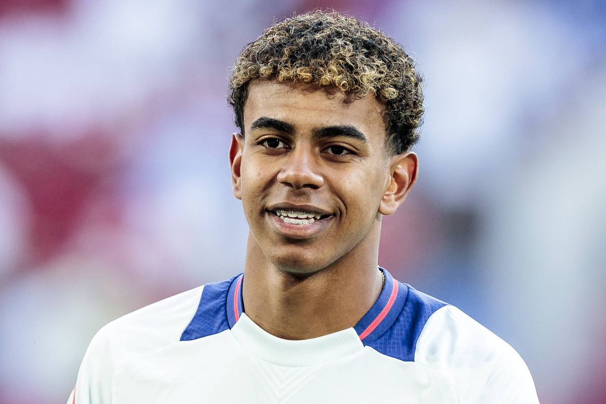 10 lucruri esențiale din viața lui Lamine Yamal: de la eșarfa care miroase a părinții săi la semnificația gestului făcut după marcarea golurilor