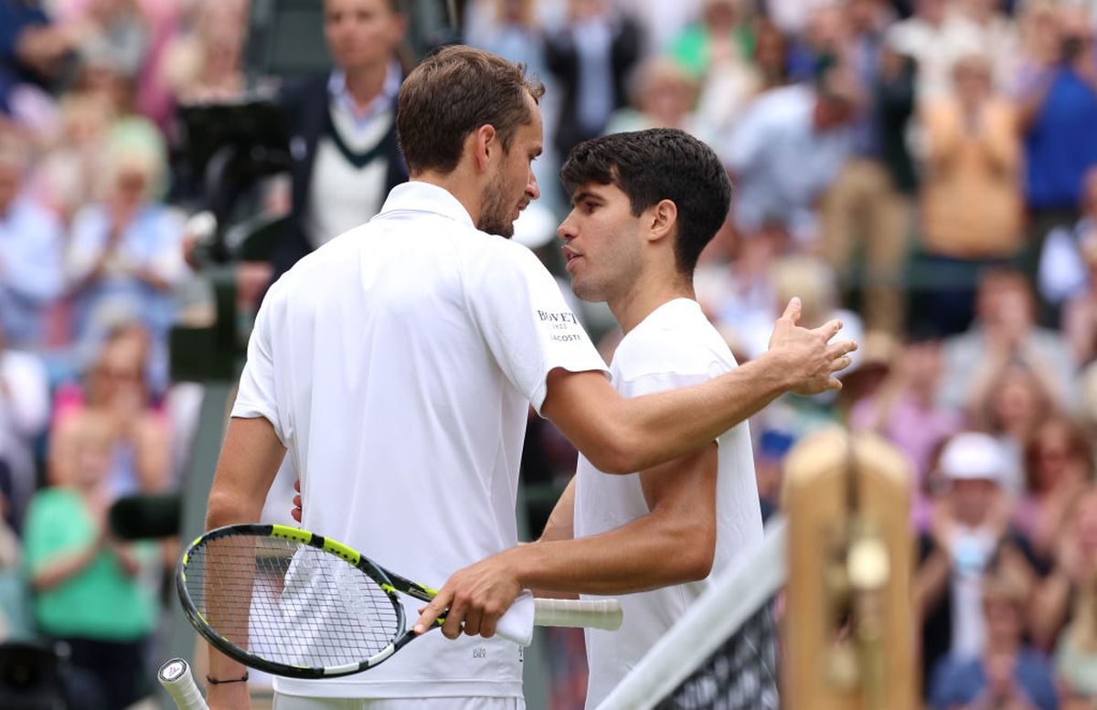 Carlos Alcaraz, victorie cu Medvedev și calificare în finală » Își va apăra titlul la Wimbledon: „Am avut emoții la început, m-a dominat”