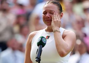 Devastată! Amanda Anisimova n-a putut vorbi din cauza lacrimilor, după finala pierdută cu un scor istoric la Wimbledon