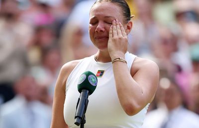 Devastată! Amanda Anisimova n-a putut vorbi din cauza lacrimilor, după finala pierdută cu un scor istoric la Wimbledon
