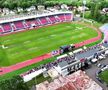 Așa arată gazonul stadionului „Eugen Popescu” din Târgoviște. FOTO: YouTube @Miros de Cer
