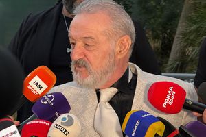 Gigi Becali încă așteaptă banii: „Pe mine nu mă păcălește nimeni! Ne judecăm”