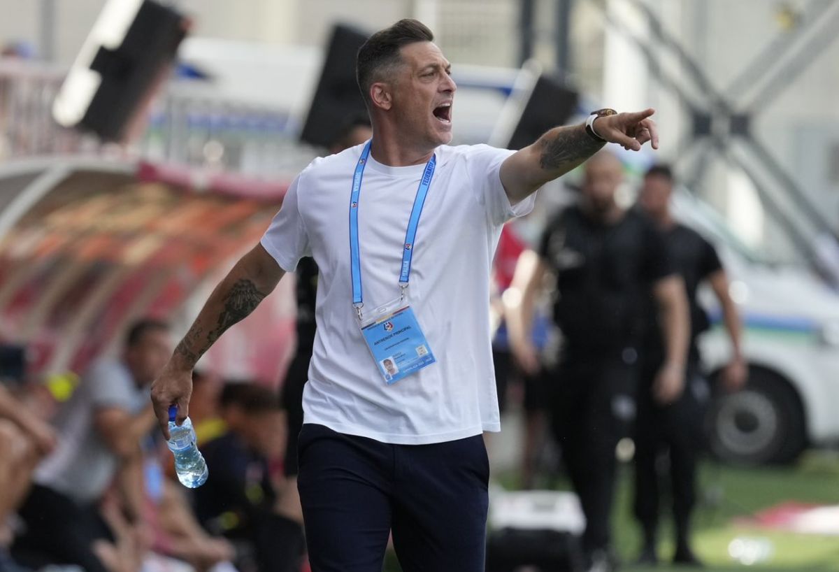 Ce a putut să spună Mirel Rădoi, imediat după prăbușirea de la Arad: „Nu știu care sunt așteptările dumneavoastră”