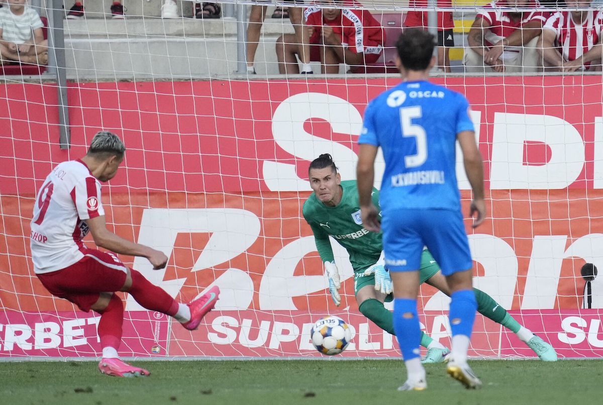 UTA - Universitatea Craiova, meci FABULOS » Oltenii conduceau cu 3-0 în minutul 81: ce a urmat depășește orice imaginație