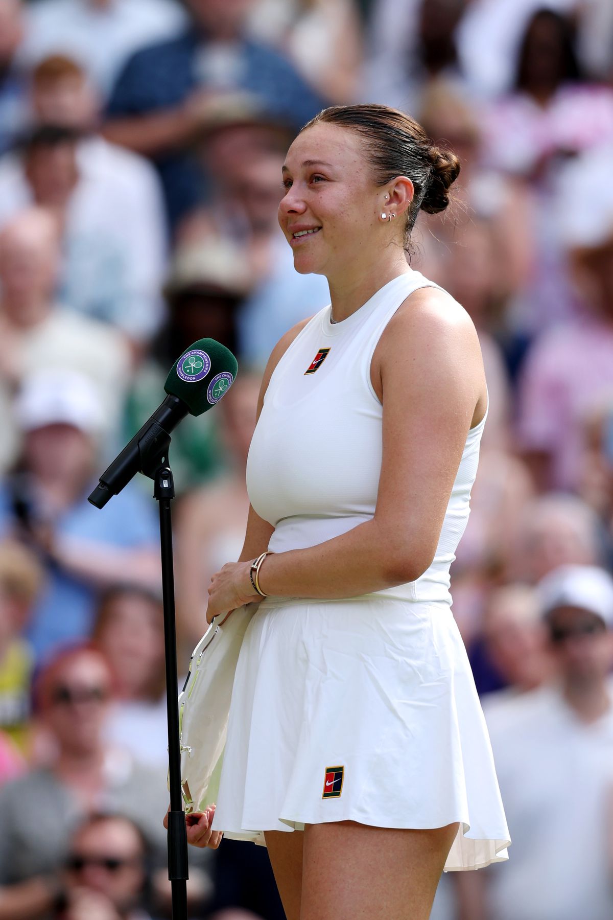 Devastată! Amanda Anisimova n-a putut vorbi din cauza lacrimilor, după finala pierdută cu un scor istoric la Wimbledon