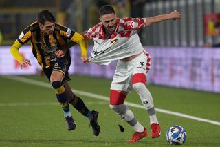 Strănepotul dictatorului va evolua în Serie A » Gestul interzis făcut de suporteri la primul său gol marcat