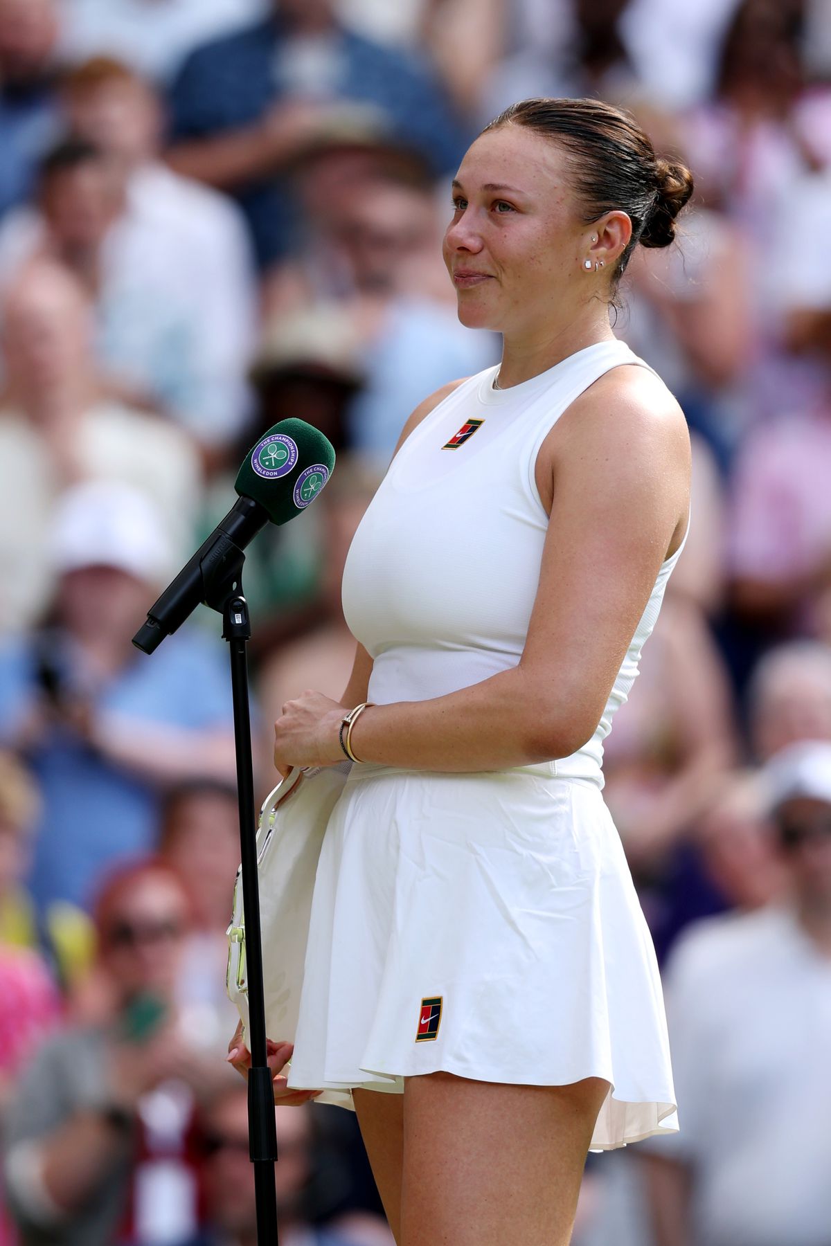 Devastată! Amanda Anisimova n-a putut vorbi din cauza lacrimilor, după finala pierdută cu un scor istoric la Wimbledon