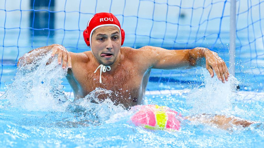 Marius Țic a avut un procentaj de 41 la sută în partida cu Italia FOTO Imago Images Naționala de polo a României a fost depășită clar de Italia în primul meci de la Campionatele Mondiale de Natație de la Singapore