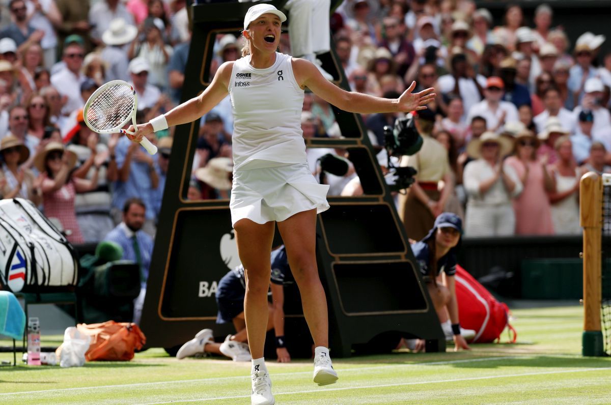 Nemiloasa Iga Swiatek este campioană la Wimbledon! » Fosta lideră mondială a câștigat cu un scor care a mai fost înregistrat doar de două ori într-o finală de Grand Slam
