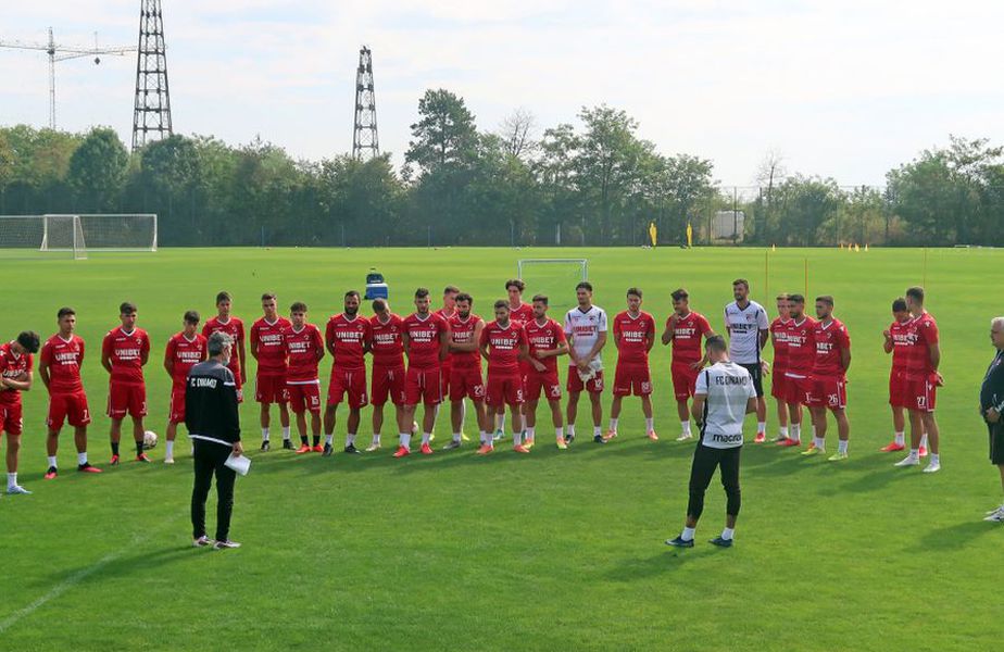 Dinamo s-a reunit astăzi la Săftica, acolo unde echipa va rămâne în cantonament timp de câteva zile. Sursă foto: FC Dinamo