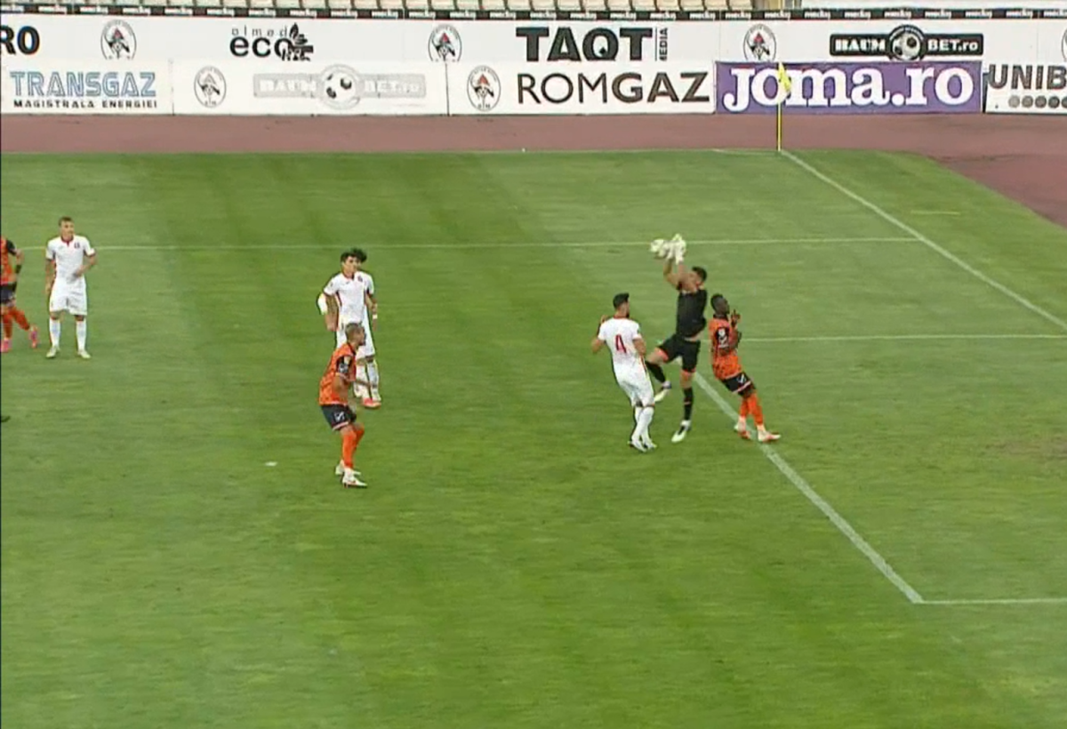 „Groaznic!” » Gafă imensă în primul meci al etapei din Liga 2