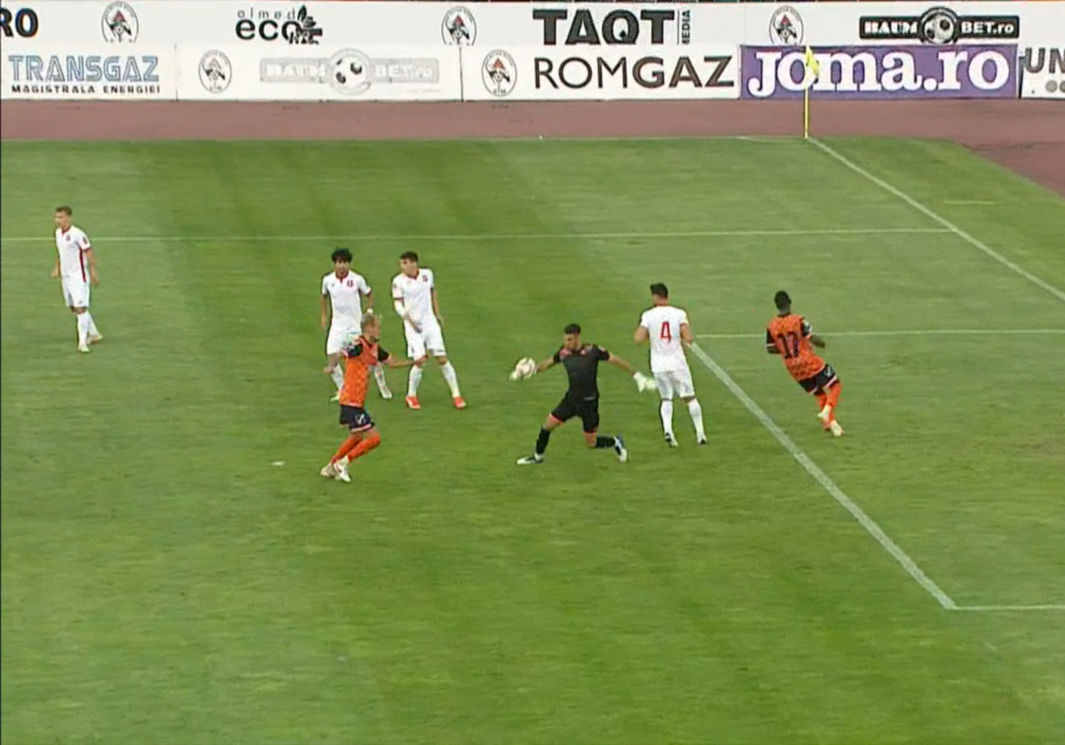 „Groaznic!” » Gafă imensă în primul meci al etapei din Liga 2