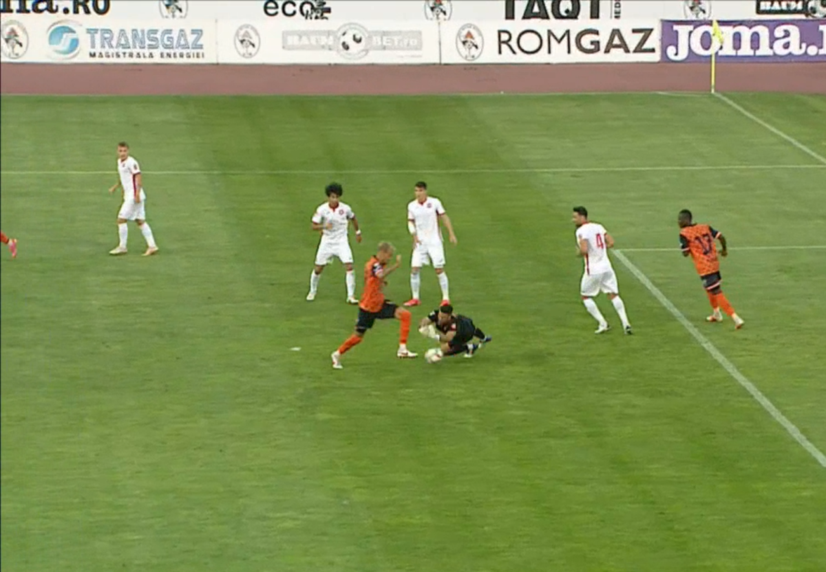 „Groaznic!” » Gafă imensă în primul meci al etapei din Liga 2