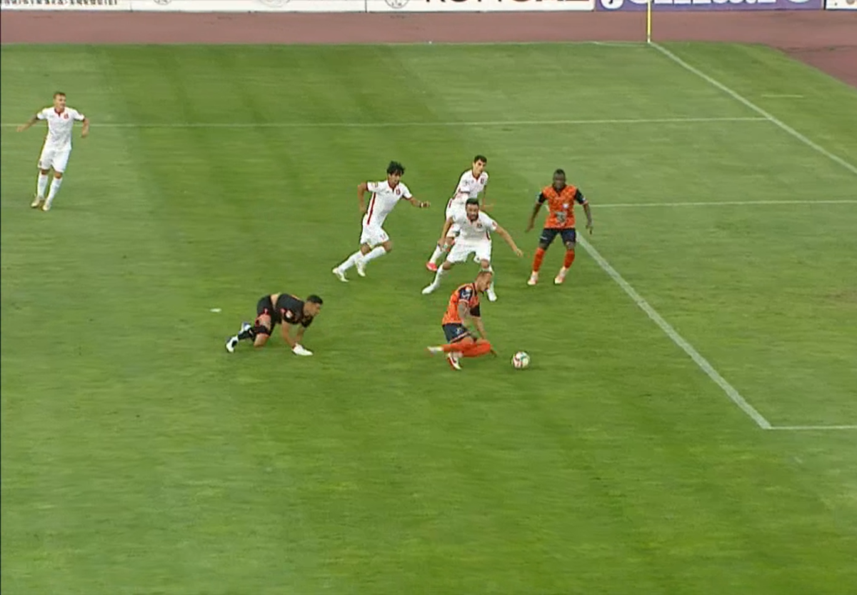 „Groaznic!” » Gafă imensă în primul meci al etapei din Liga 2