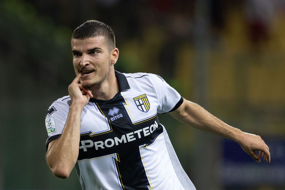 Românii au făcut show în primul meci al sezonului din Serie B! Dennis Man și Valentin Mihăilă, goluri în Parma - Bari