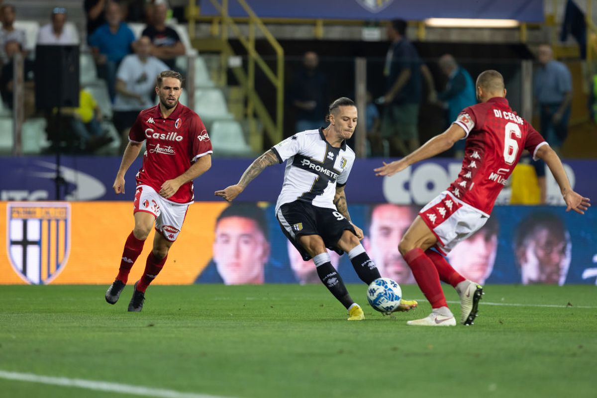 Românii au făcut show în primul meci al sezonului din Serie B! Dennis Man și Valentin Mihăilă, goluri în Parma - Bari