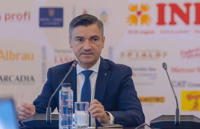 Vali Moraru l-a “curentat” pe Mihai Chirica, după ce primarul Iașiului a făcut scandal: “Rușine, hoție!” vs “Atitudine NESIMȚITĂ! Băi, oameni buni, voi vă dați seama pe cine votați?”