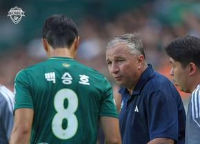 Dan Petrescu, pas greșit în Coreea de Sud » Jeonbuk a remizat cu ultima clasată + Ratarea care l-a uimit pe „Bursuc”