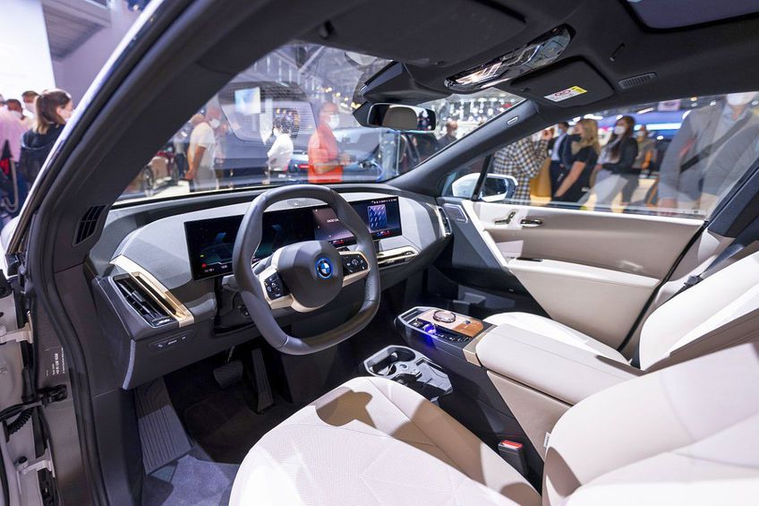 Interiorul unui BMW iX // foto: Guliver/gettyimages