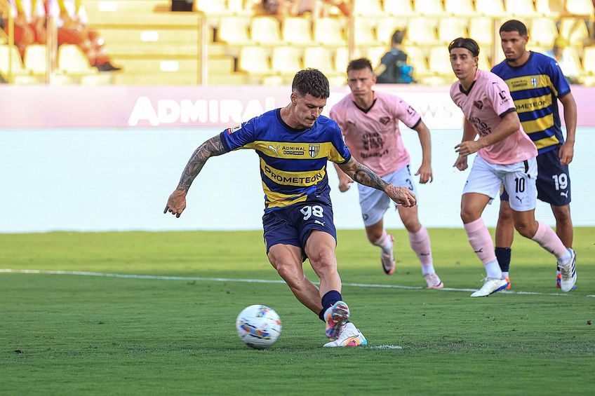 Dennis Man, 25 ani, a ratat un penalty în Parma - Palermo / foto: Imago