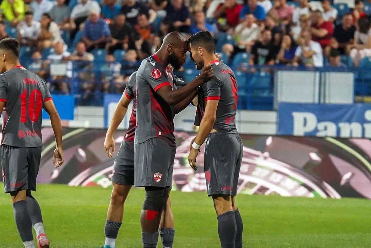 Spectacol total în Poli Iași - Dinamo! „Câinii”, șifonați rău înaintea derby-ului cu Rapid » 3 jucători, OUT din cauza accidentărilor