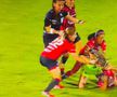 Bătaie pe teren între două fotbaliste/ foto: captură X